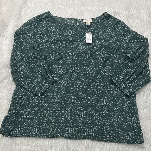 LOFT Women's Green Floral Blouse - Picture 1 of 7